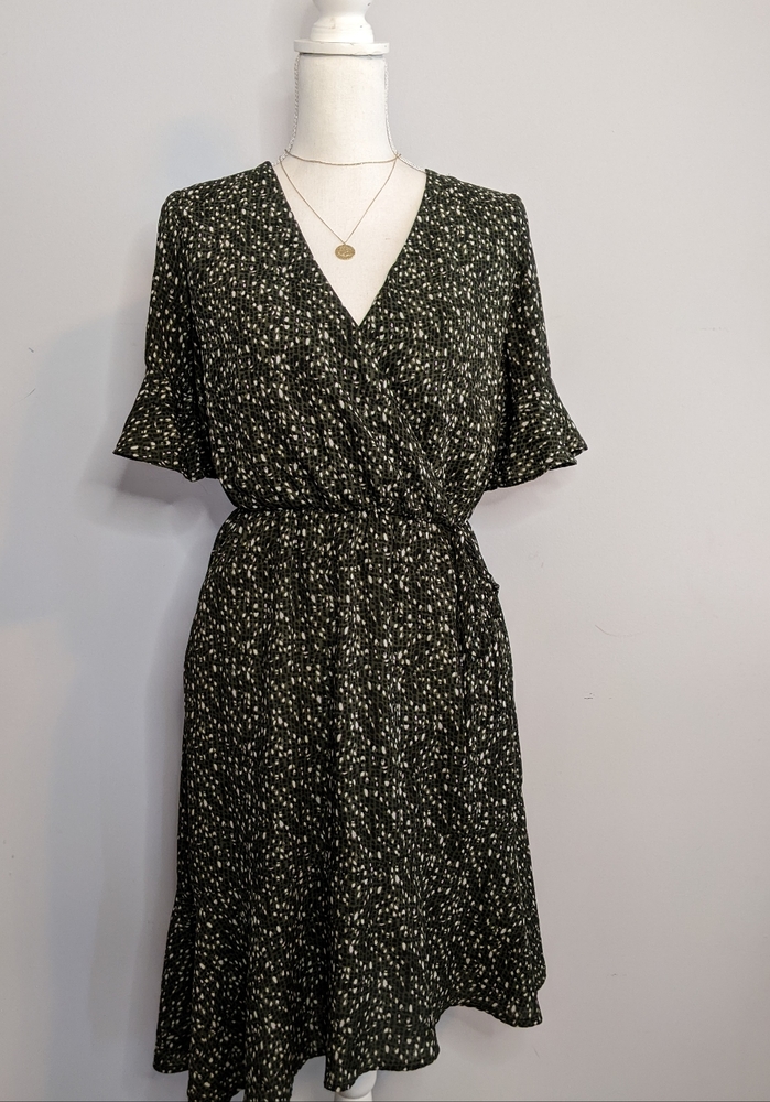 Lightweight Black & Green Asymmetrical Ruffled Dress